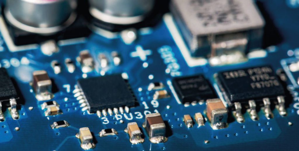 Eine Nahaufnahme von Computerchips.